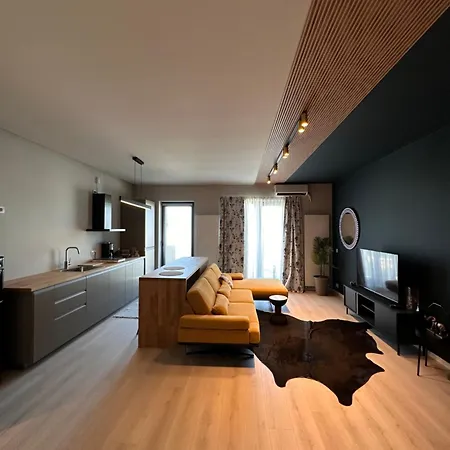Apartment Silvia *